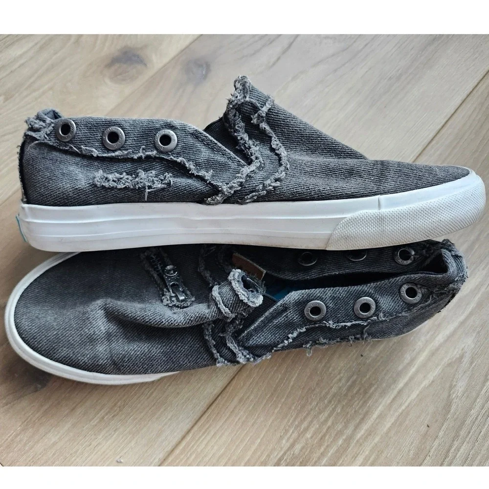 Blowfish Malibu Play Grey Distressed Denim Slip On Sneakers Frayed Faux Zipper
